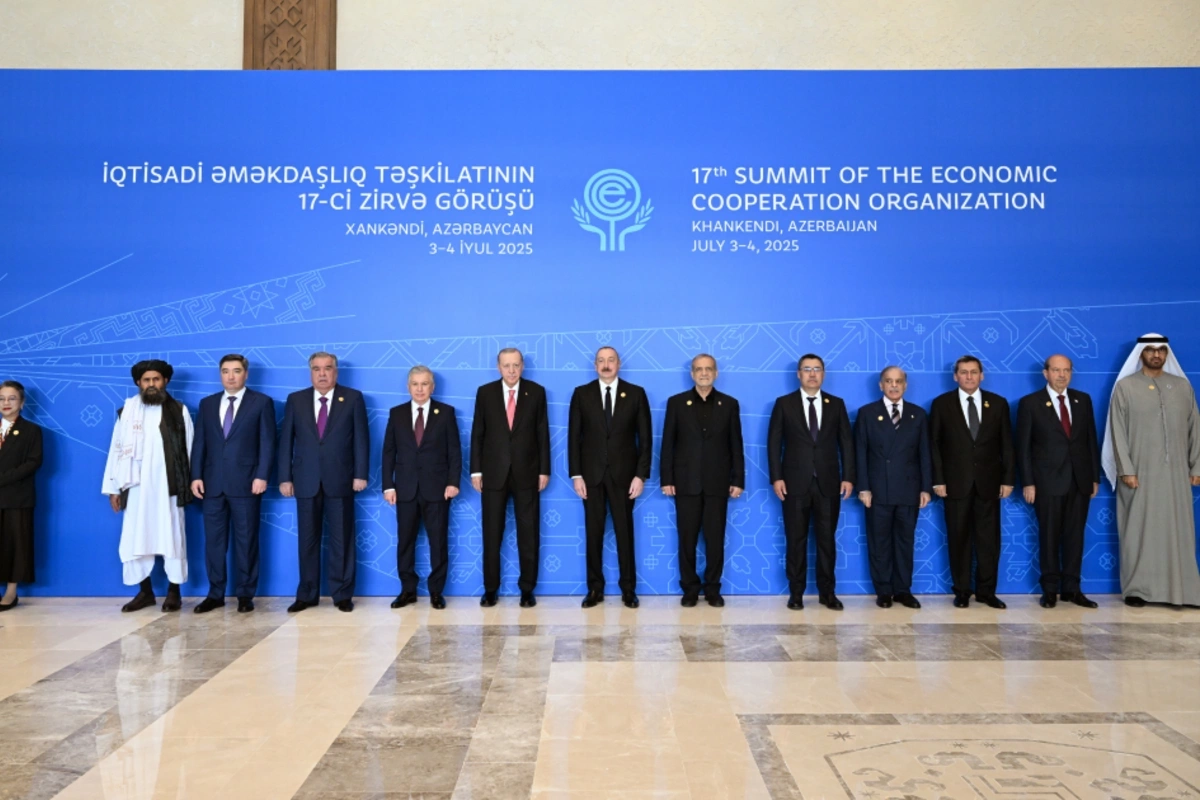 В городе Ханкенди проходит 17-й саммит ОЭС