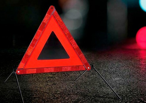 В Гусаре перевернулся микроавтобус с гражданами Азербайджана и Пакистана, пострадали 8 человек