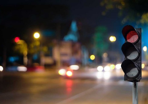 В Гяндже при наезде автомобиля пострадала 22-летняя девушка