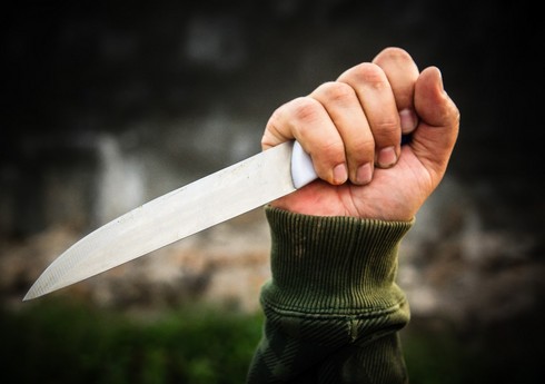 В Хазарском районе Баку один человек скончался, еще двое пострадали при нападении с ножом