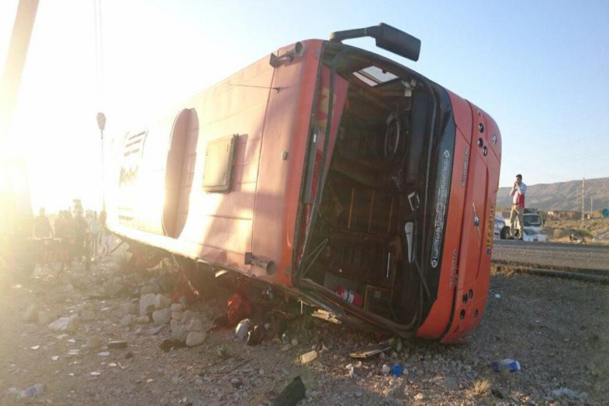 В Иране перевернулся автобус с паломниками, погибли 35 человек