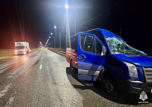 В Калмыкии в ДТП с микроавтобусом погибли семь человек