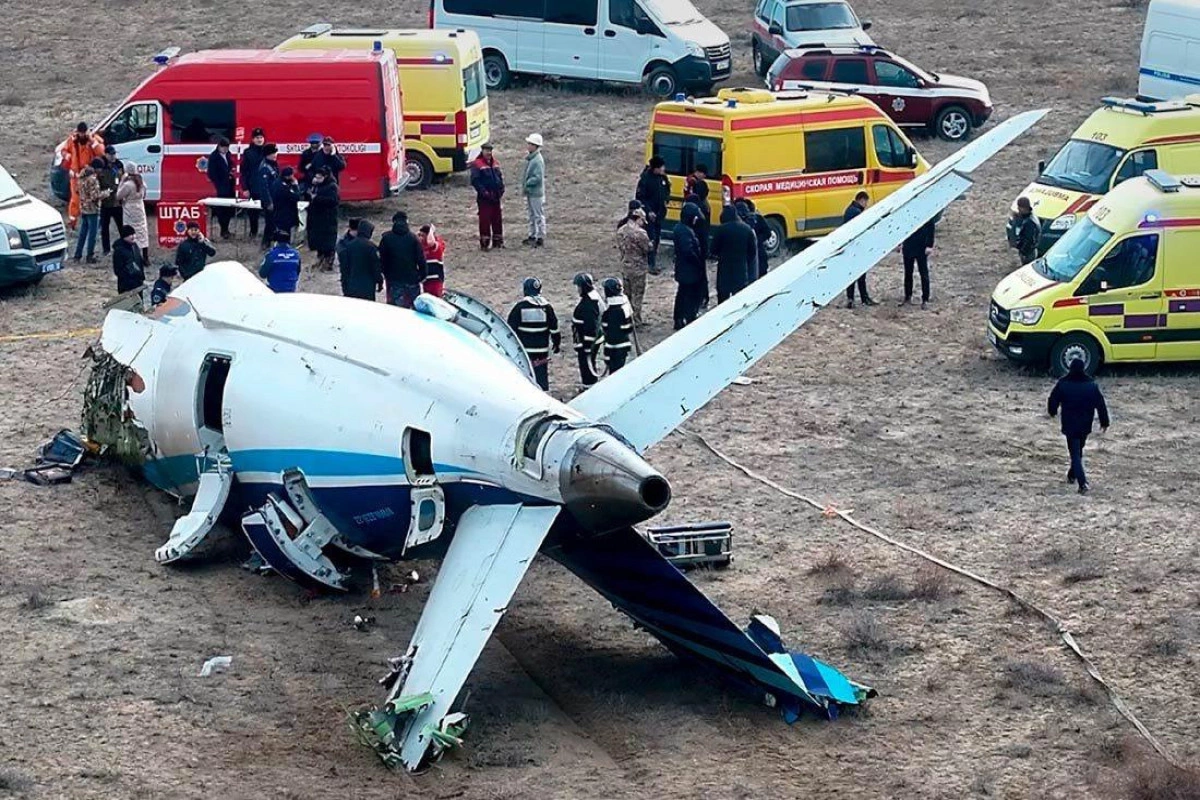 В Казахстане рассказали о расследовании крушения самолета AZAL под Актау