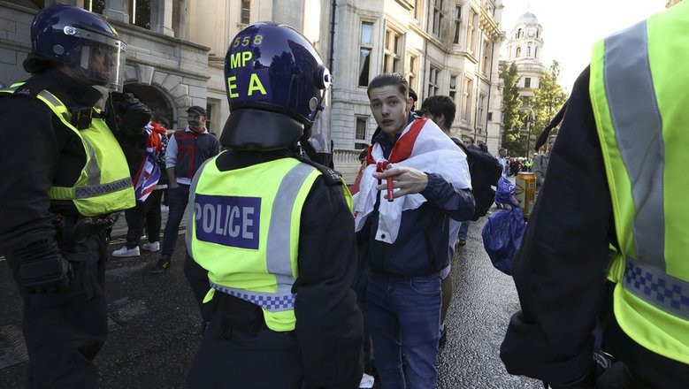В Лондоне на акции против миграции пострадали 26 полицейских