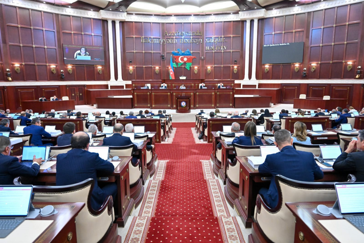 В Милли Меджлисе началось обсуждение пакета бюджета на 2025 год