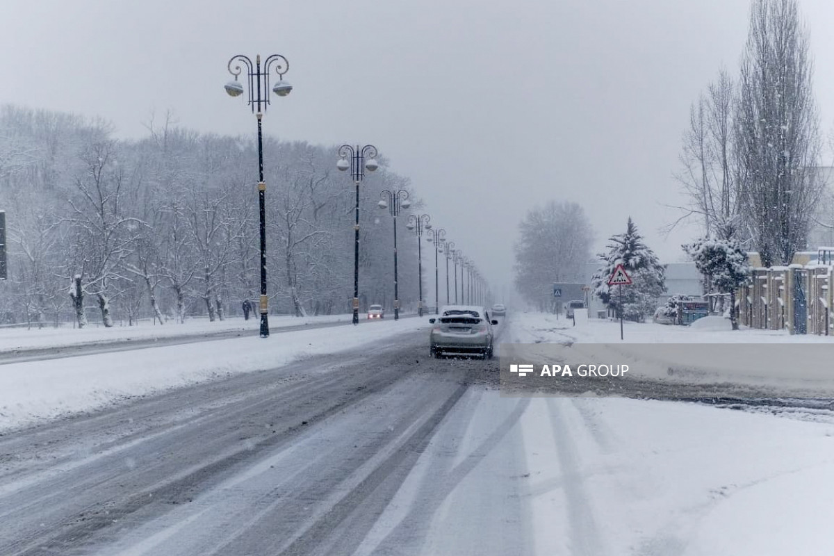 В некоторых районах Азербайджана выпадет снег, ожидается гололёд на дорогах