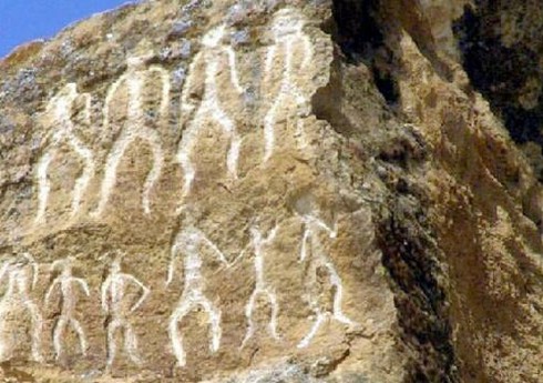 В Nine Senses проходит выставка "Коды Гобустана"