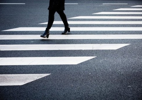 В Низаминском районе Баку 39-летняя женщина пострадала при наезде автомобиля