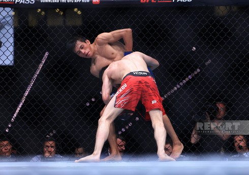 В очередном бою UFC в Баку россиянка Железнякова одолела англичанку Маллинс