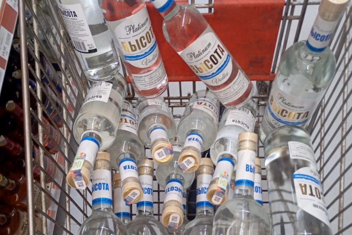 В одном из маркетов в Азербайджане обнаружены поддельные спиртные напитки