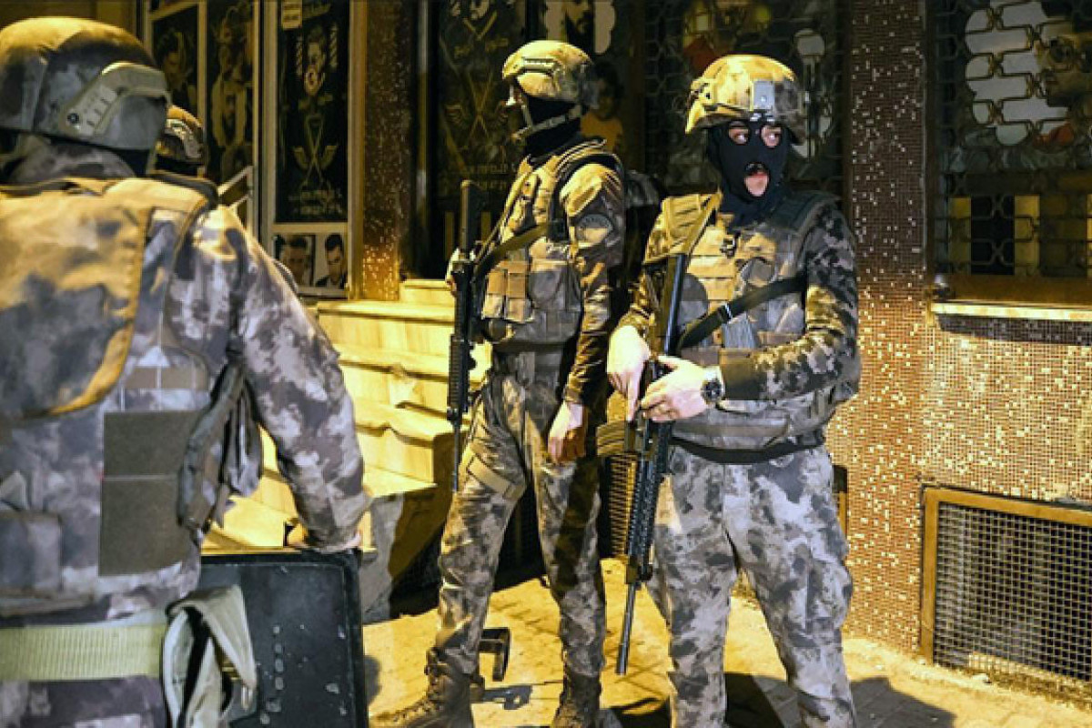 В операциях в Турции против террористической организации задержаны 42  человека