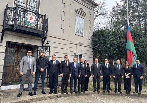 В посольстве Азербайджана в США почтили память жертв авиакатастрофы в Актау