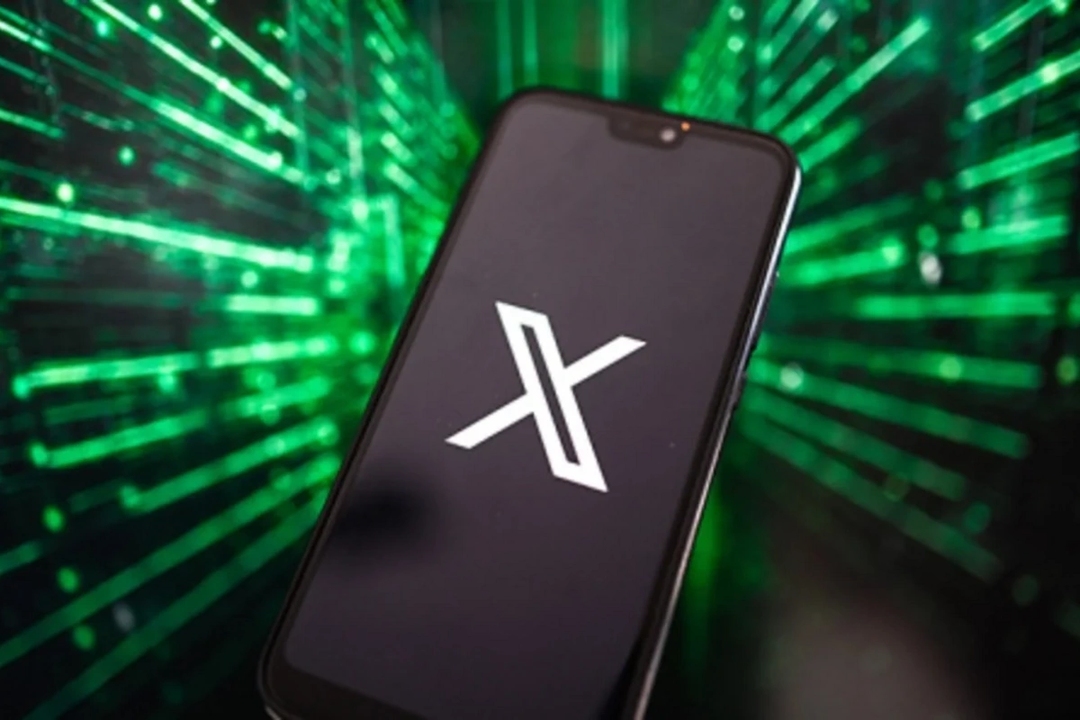 В работе соцсети X произошел сбой