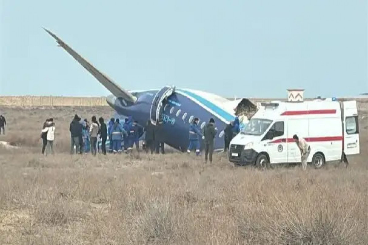 В результате крушения самолета AZAL выжили 14 человек - ОБНОВЛЕНО-2-ВИДЕО