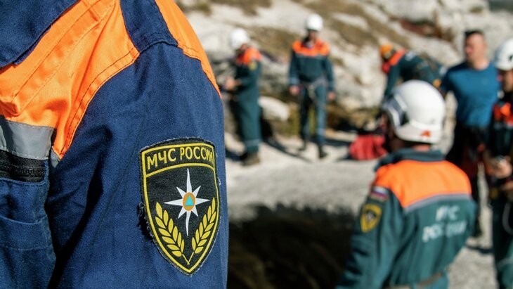 В России произошло обрушение рудника, под завалами находятся люди