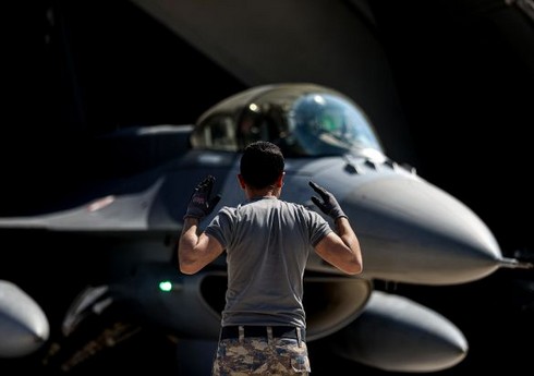 В Румынии началась подготовка украинских пилотов на F-16