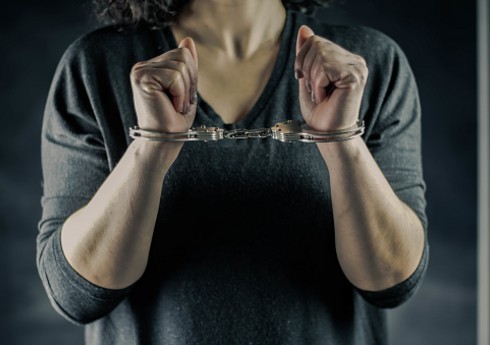 В Сальяне задержана подозреваемая в убийстве и расчленении тела своего мужа