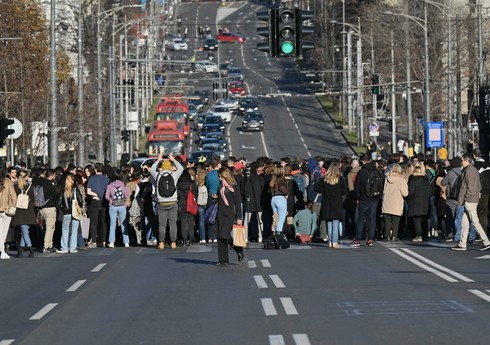В Сербии протестующие заблокировали крупнейшую транспортную развязку