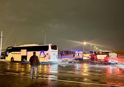 В серьезном дорожно-транспортном происшествии в турецком Кайсери пострадали 17 человек