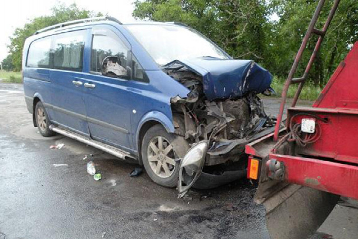 В серьезном ДТП в Азербайджане пострадали 7 человек