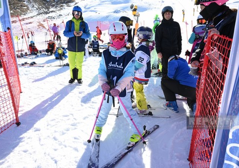 В Шахдаге прошел Кубок Гейдара Алиева среди лыжников-любителей