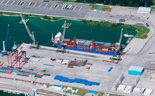 В Средиземном море затонуло российское судно, пропали 2 человека