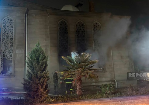 В Сумгайыте горит банный комплекс "Бей хамамы"