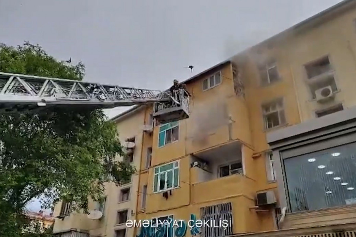 В Сумгайыте произошел пожар в жилом доме, жильцы эвакуированы – ВИДЕО