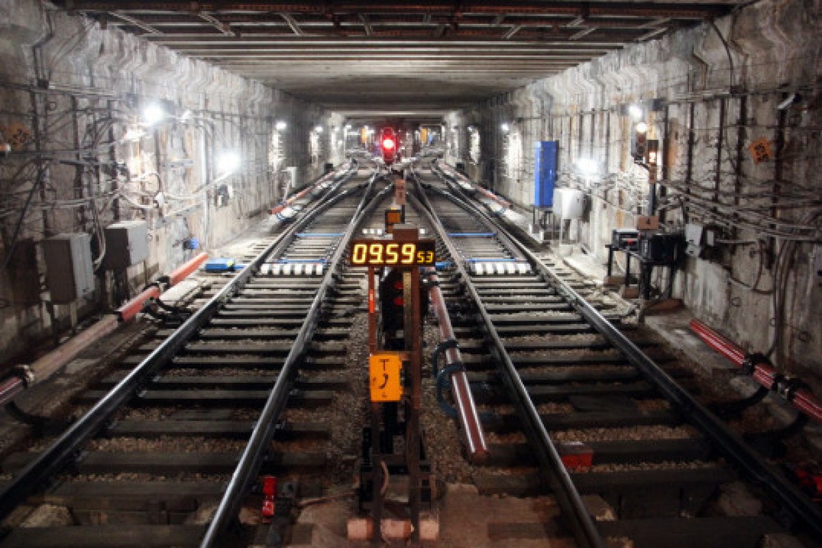 В связи с ремонтом на станции метро «Ази Асланов» изменен график поездов