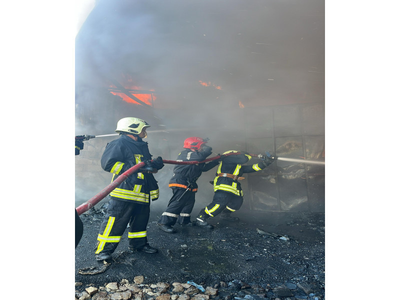 В ТЦ «Садарак» в Баку предотвращено распространение пожара -ОБНОВЛЕНО-6-ВИДЕО