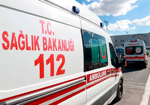 В Турции около 40 школьников отравились фастфудом