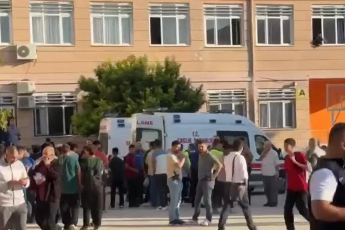 В Турции у здания лицея совершено вооруженное нападение: есть пострадавшие