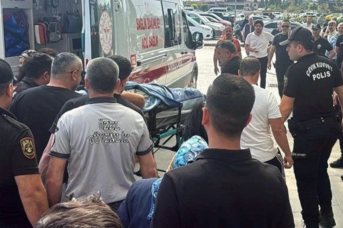 В Турции в результате вооруженного нападения на ресторан 4 человека погибли, 8 человек получили ранения