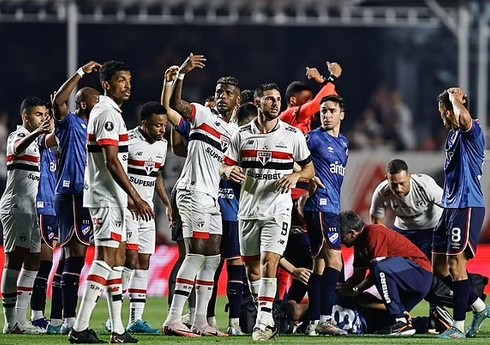 В Уругвае отменили все матчи из-за потерявшего сознание футболиста