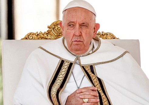 В Ватикане рассказали о состоянии госпитализированного Папы Римского
