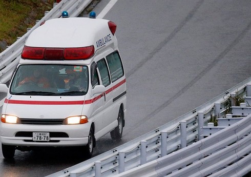 В Японии поезд на переезде столкнулся с грузовиком