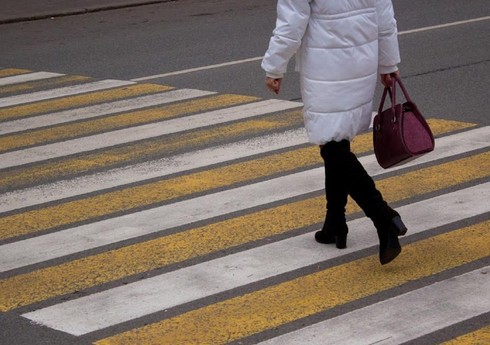 В Ясамальском районе Баку 42-летняя женщина пострадала при наезде автомобиля
