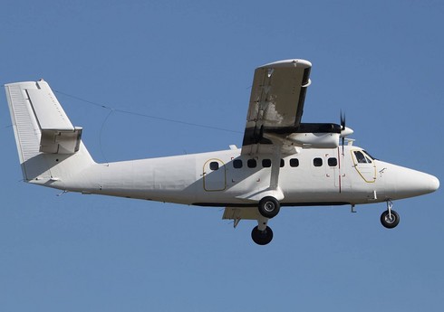 В Южно-Сахалинске самолет DHC-6-400 совершил аварийную посадку