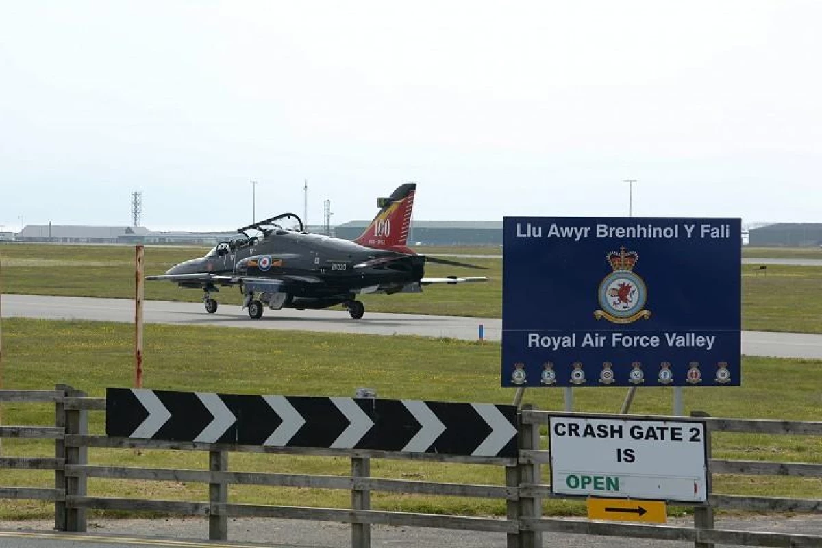Вблизи британской базы RAF Valley потерпел крушение самолёт