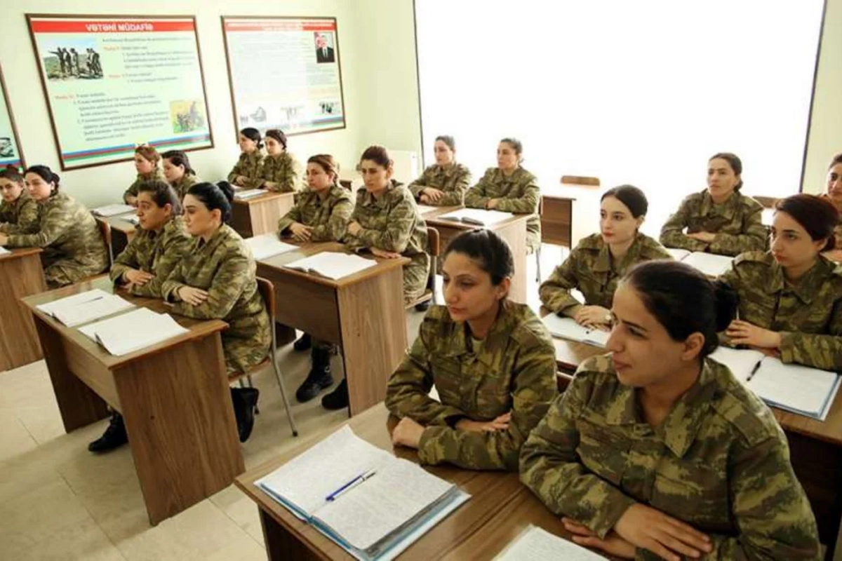 Вниманию женщин-военнослужащих: срок сокращен с 3 лет до 6 месяцев