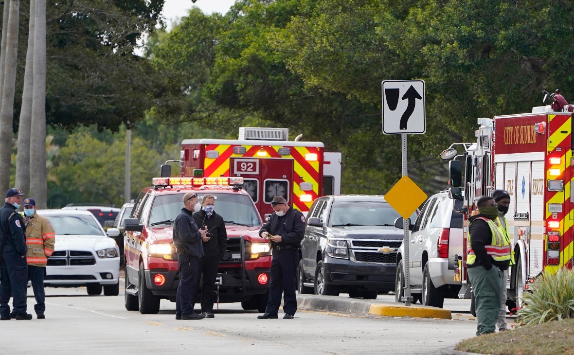 Во Флориде при беспорядках в парке развлечений пострадали двое полицейских