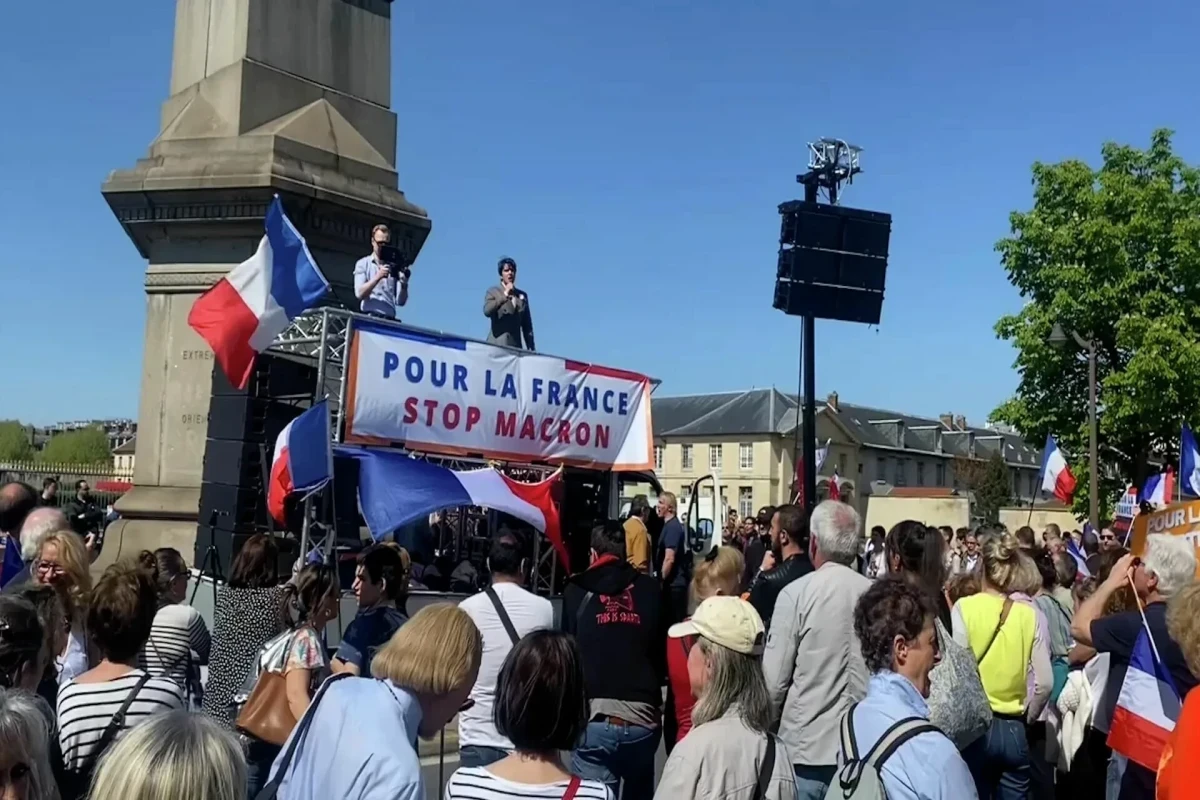 Во Франции прошел митинг с требованием отставки Макрона