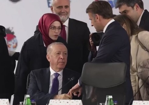 Во Франции сочли унижением для Макрона неловкую ситуацию с Эрдоганом