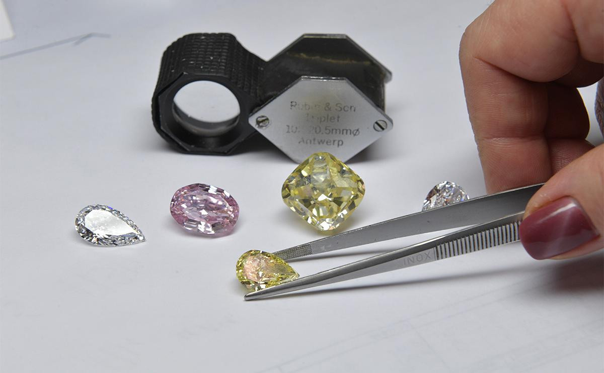 Вступил в силу новый этап запрета на импорт алмазов РФ в страны G7 и ЕС