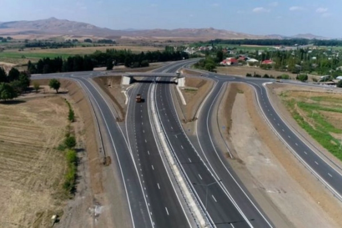 Введены временные ограничения движения на трассе Баку-Газах