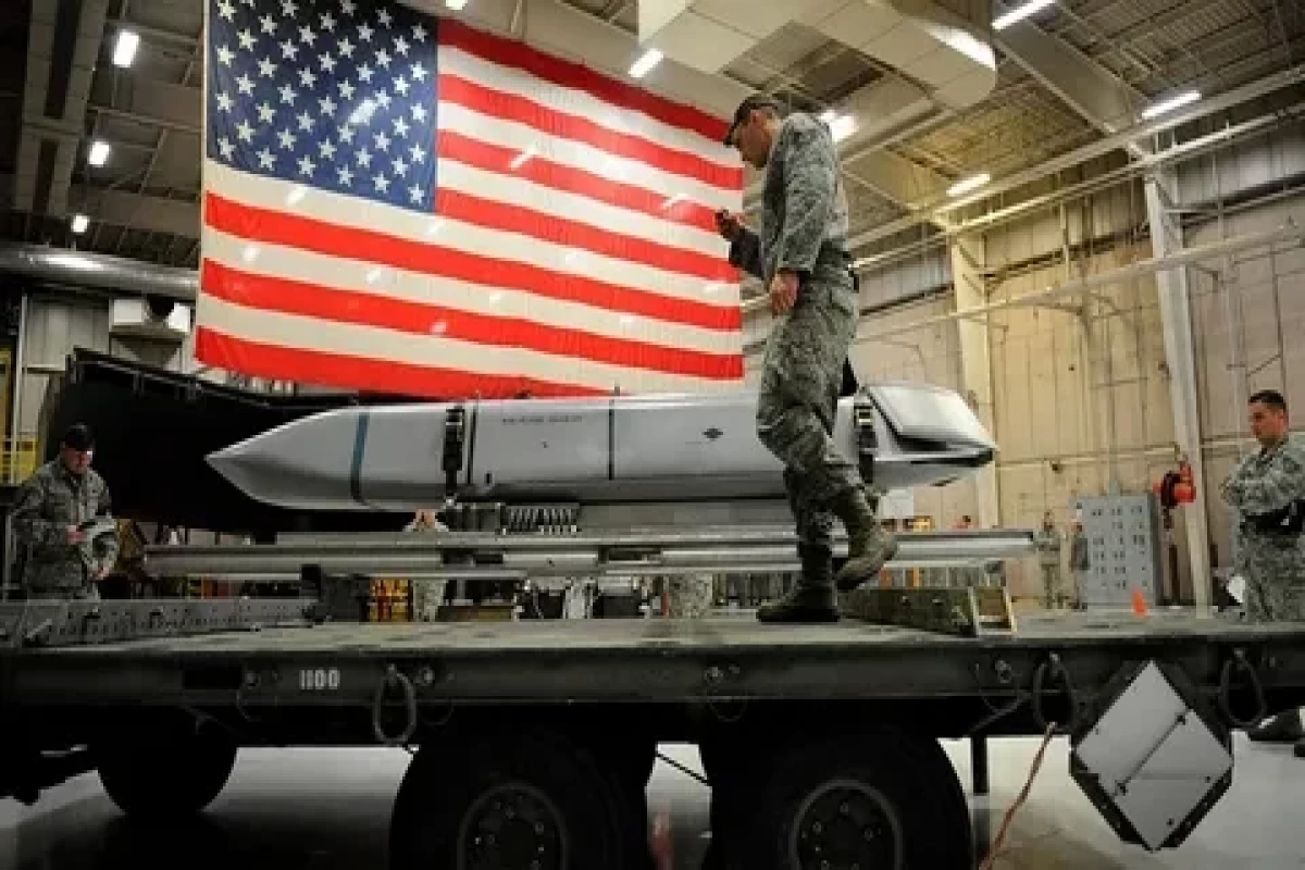 WSJ: США истощили свои арсеналы в Европе и Азии, отправляя оружие на Ближний Восток