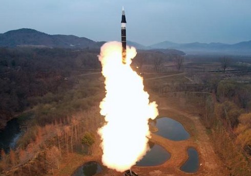 Yonhap: КНДР осуществила запуск баллистической ракеты средней дальности