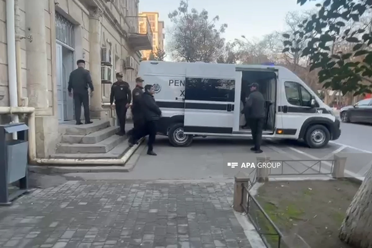 Зачитан приговор иностранцам, снявшим неэтичные видео на Аллее шехидов в Баку-ВИДЕО-ФОТО