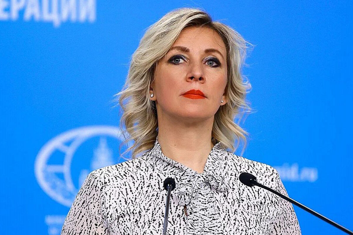 Захарова: Бербок следует обсуждать судьбу баз США в Германии