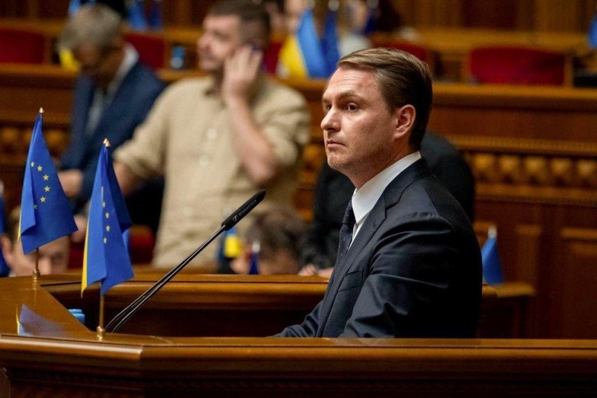 Зеленский освободил Руслана Кравченко от должности генерального прокурора Украины